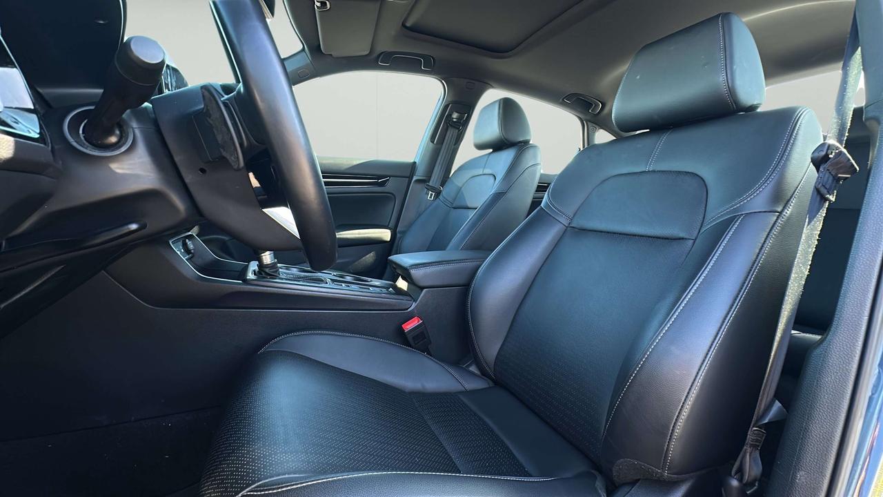 2025 Honda Civic Sport Touring Photo