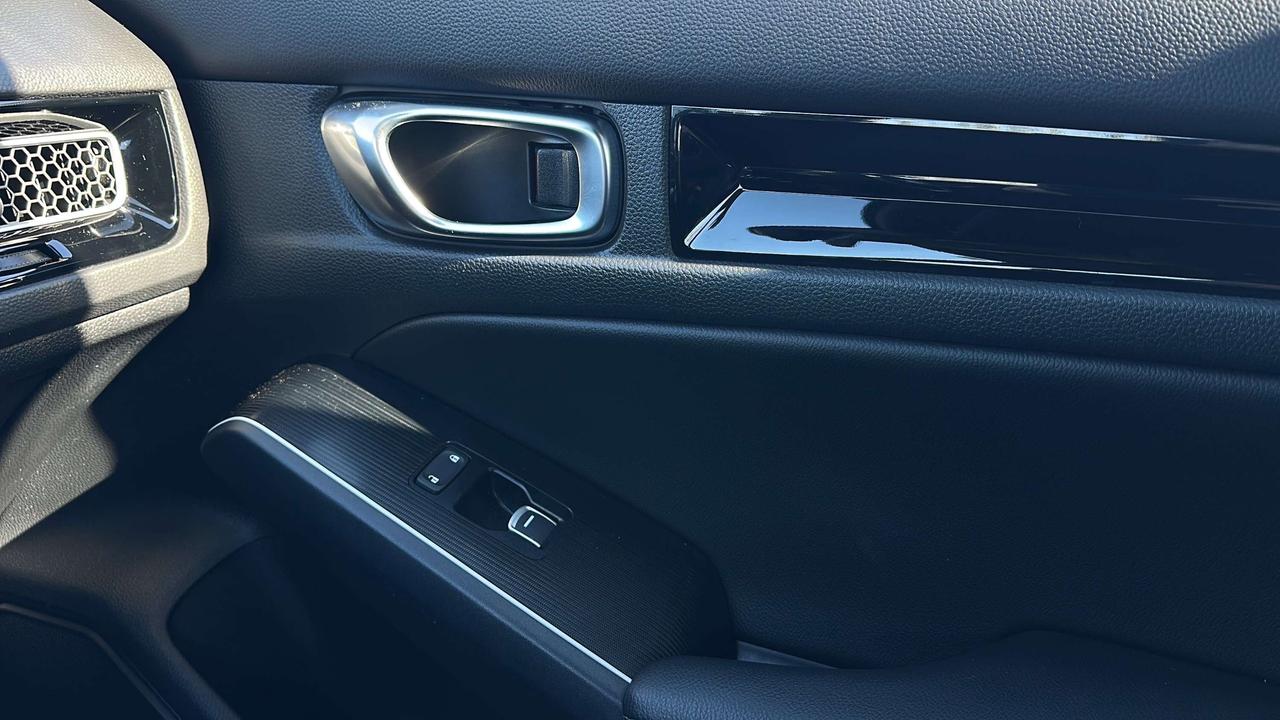 2025 Honda Civic Sport Touring Photo