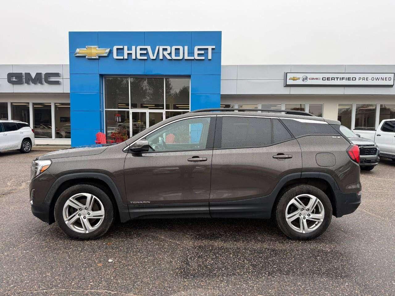 2019 GMC Terrain TRAILERING PKG. HEATED FRONT SEATS. LUGGAGE RACK. WINTER TIRES AND WHEELS. CERTIFIED. Photo