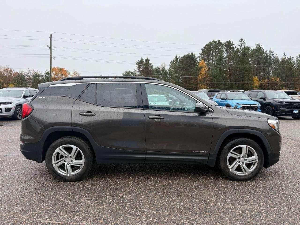 2019 GMC Terrain TRAILERING PKG. HEATED FRONT SEATS. LUGGAGE RACK. WINTER TIRES AND WHEELS. CERTIFIED. Photo