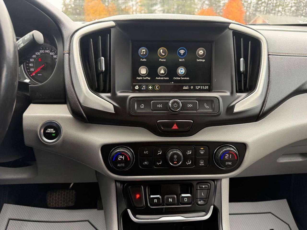 2019 GMC Terrain TRAILERING PKG. HEATED FRONT SEATS. LUGGAGE RACK. WINTER TIRES AND WHEELS. CERTIFIED. Photo