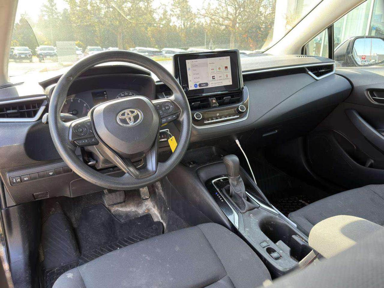 2024 Toyota Corolla ONE-OWNER, HEATED CLOTH, APPLE CARPLAY Photo