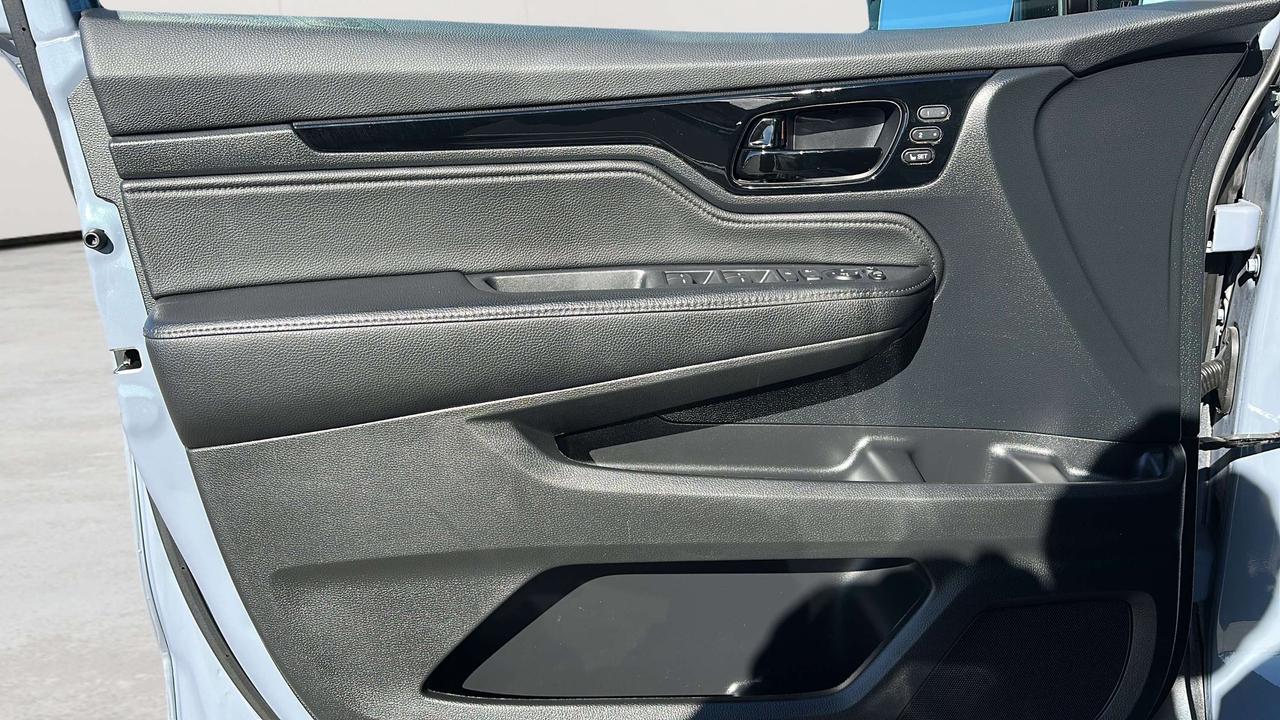 2023 Honda Odyssey Touring Photo