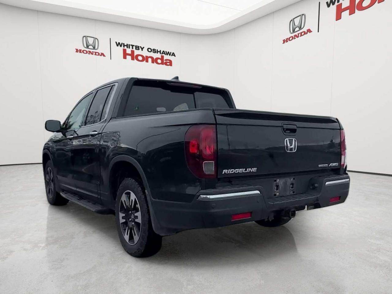 2020 Honda Ridgeline TOURING Photo4