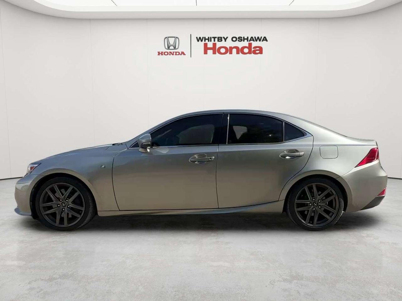 2016 Lexus IS 300 Photo2