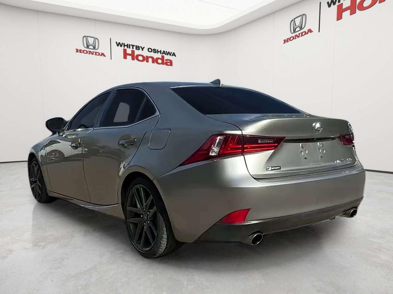 2016 Lexus IS 300 Photo4