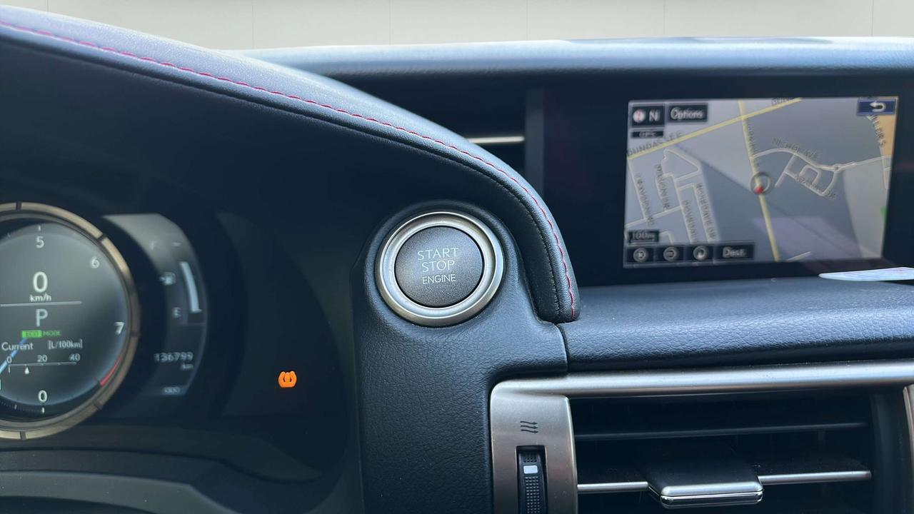 2016 Lexus IS 300 Photo