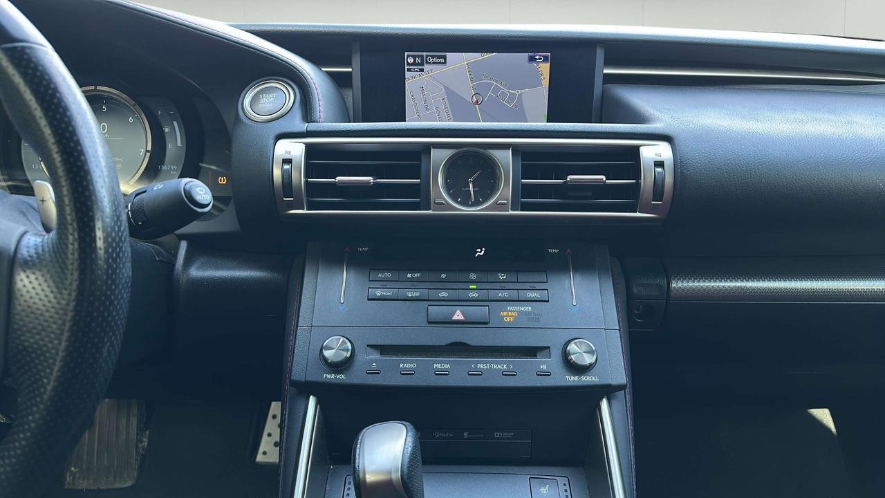 2016 Lexus IS 300 Photo