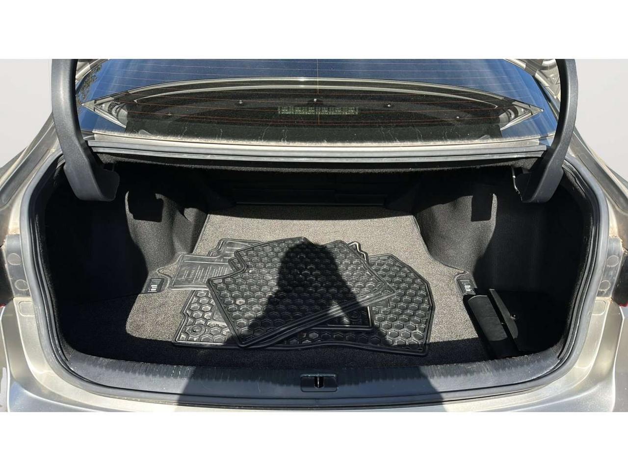 2016 Lexus IS 300 Photo