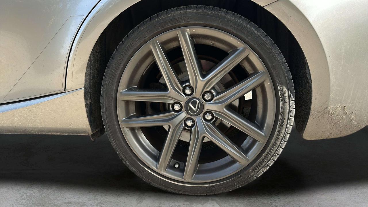 2016 Lexus IS 300 Photo