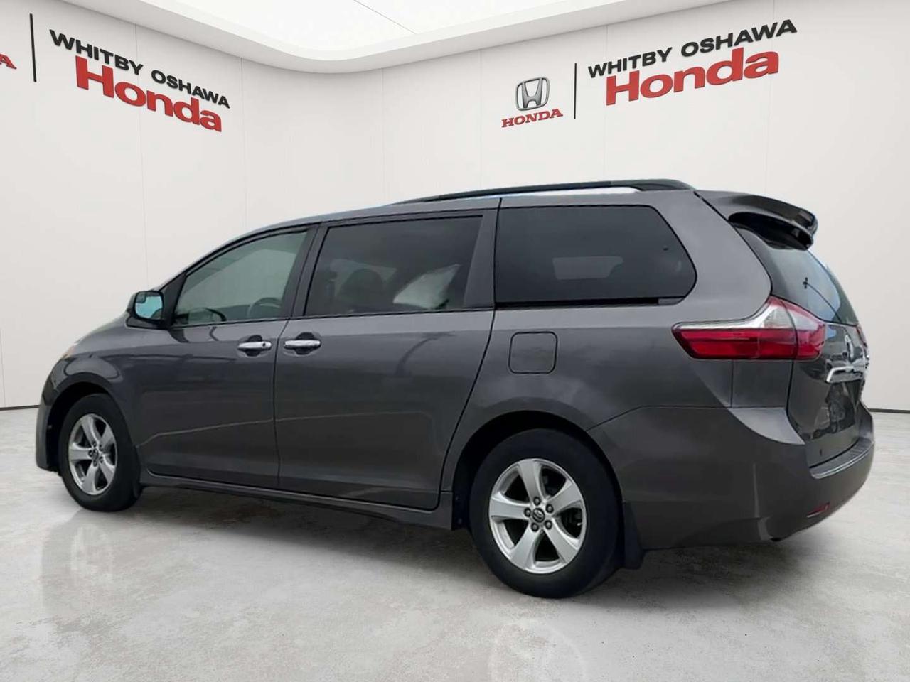 2019 Toyota Sienna BASE Photo