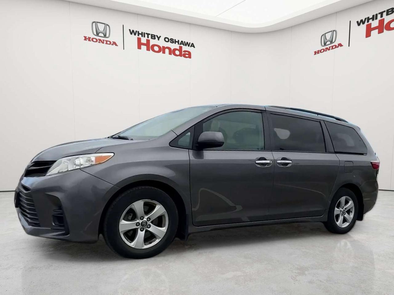 2019 Toyota Sienna BASE Photo1
