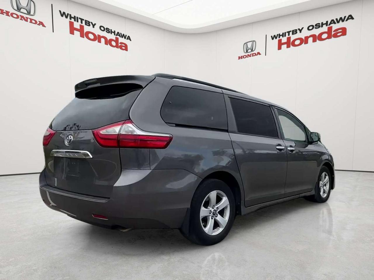 2019 Toyota Sienna BASE Photo