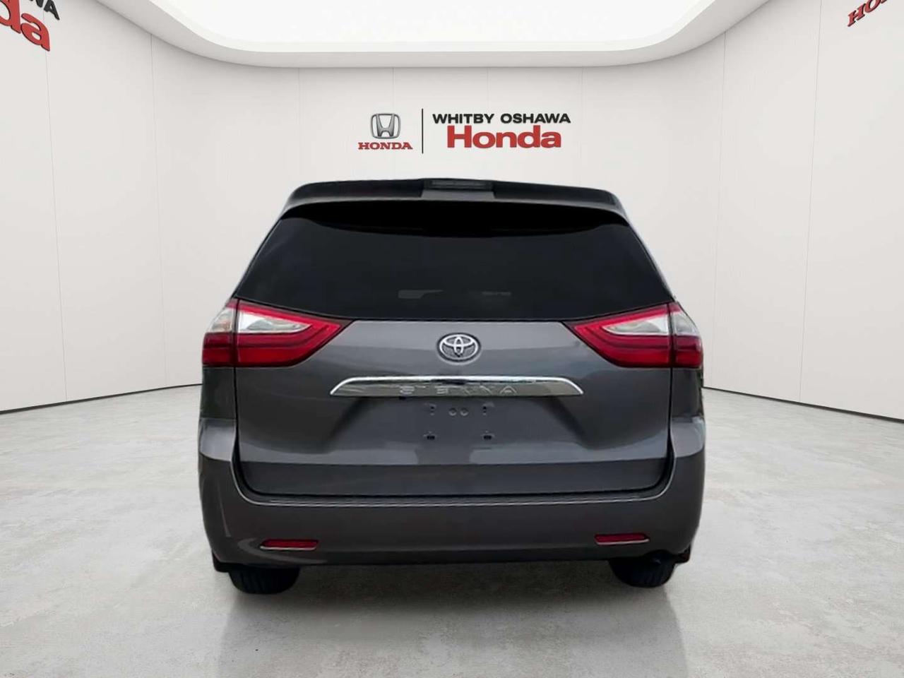 2019 Toyota Sienna BASE Photo