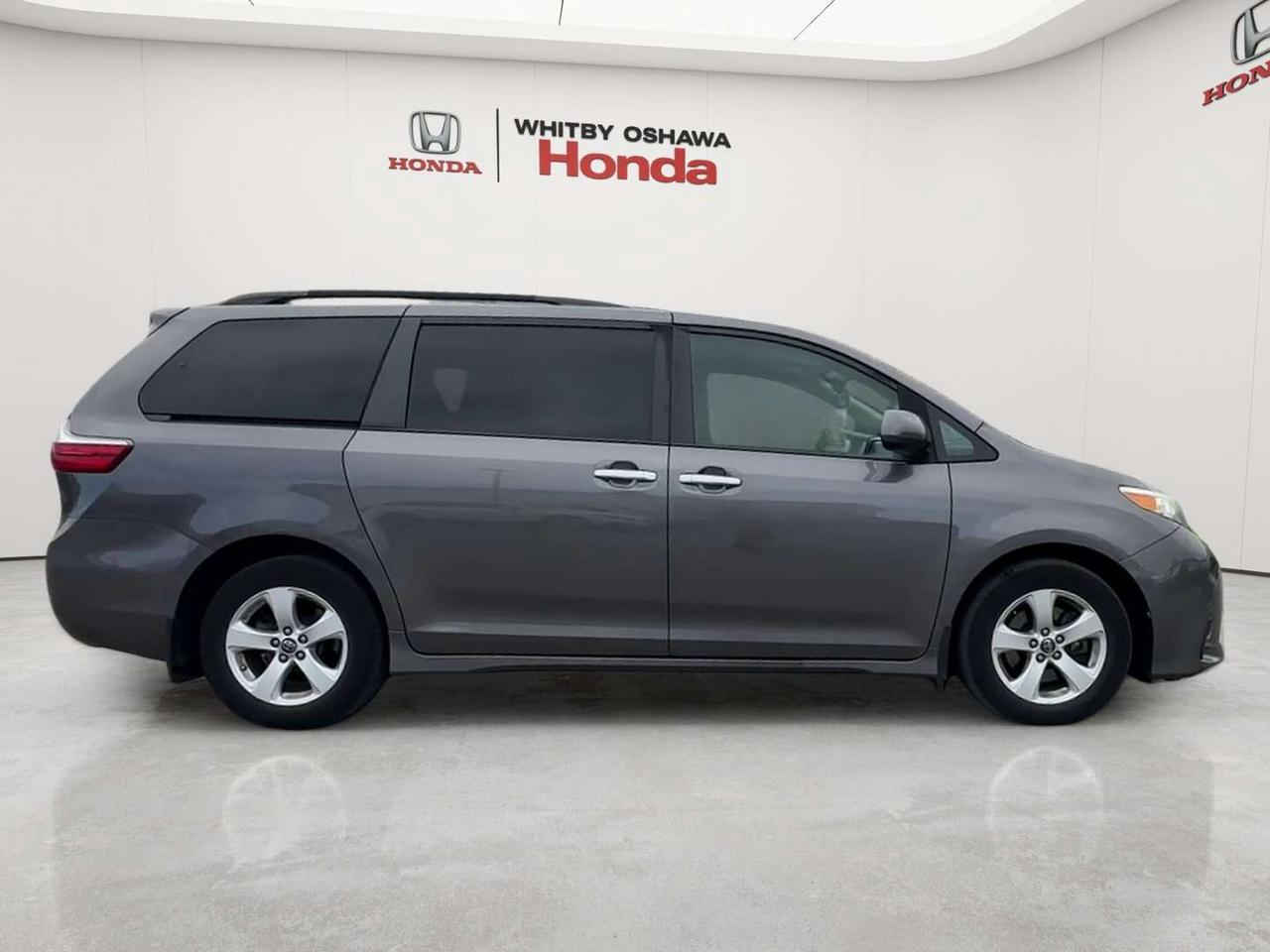 2019 Toyota Sienna BASE Photo