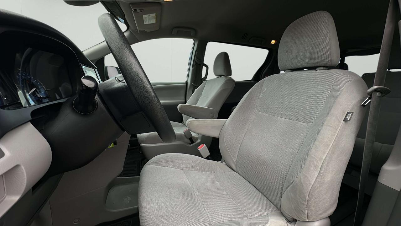 2019 Toyota Sienna BASE Photo