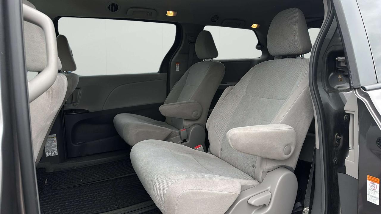 2019 Toyota Sienna BASE Photo