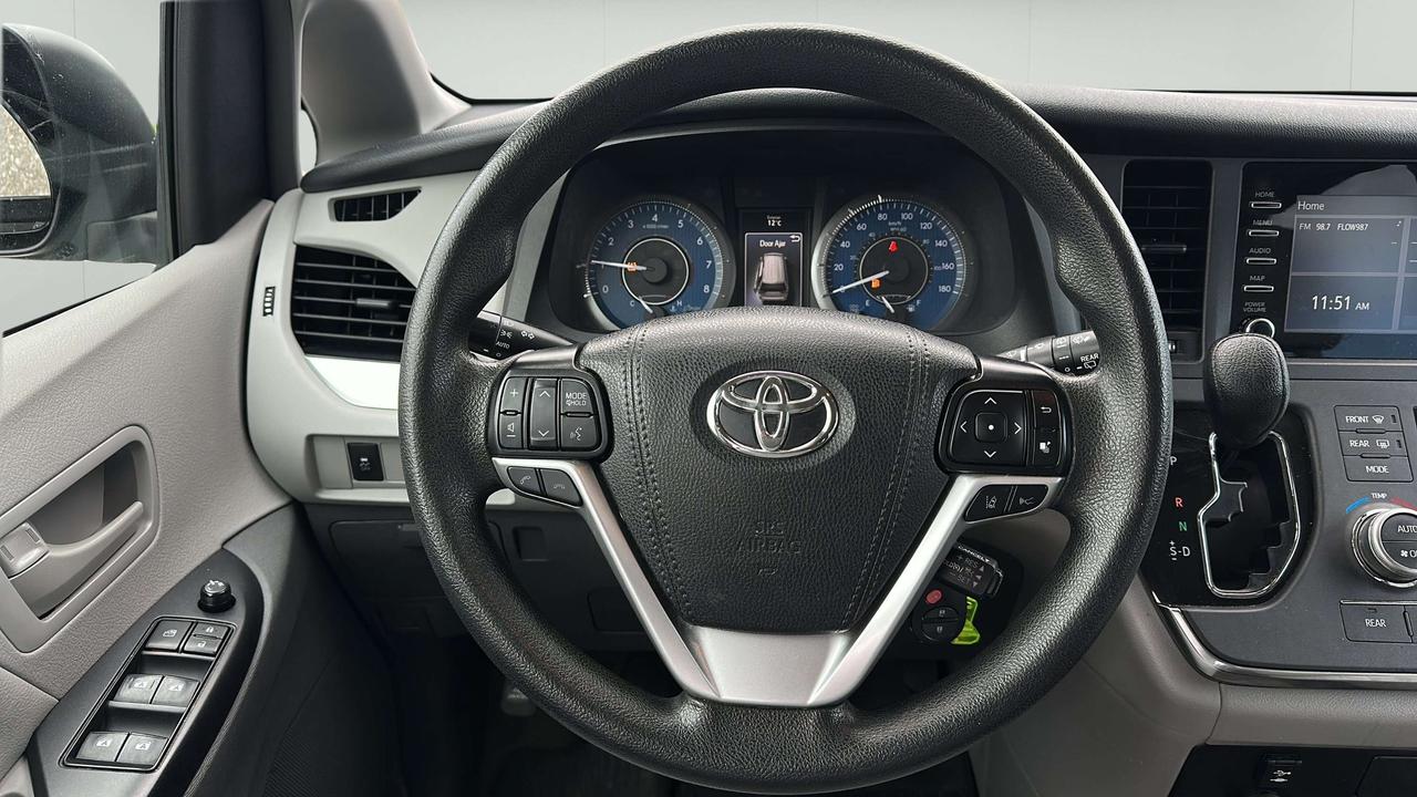 2019 Toyota Sienna BASE Photo