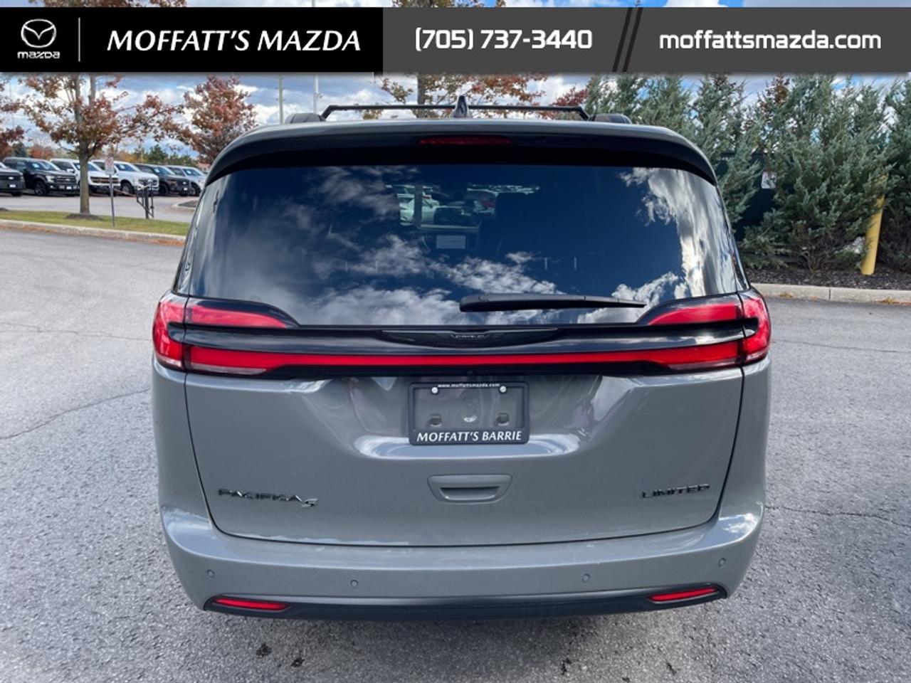 2025 Chrysler Pacifica Limited Photo4