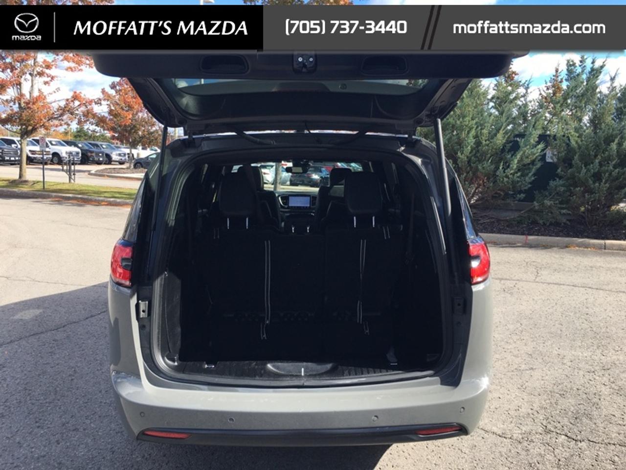 2025 Chrysler Pacifica Limited Photo