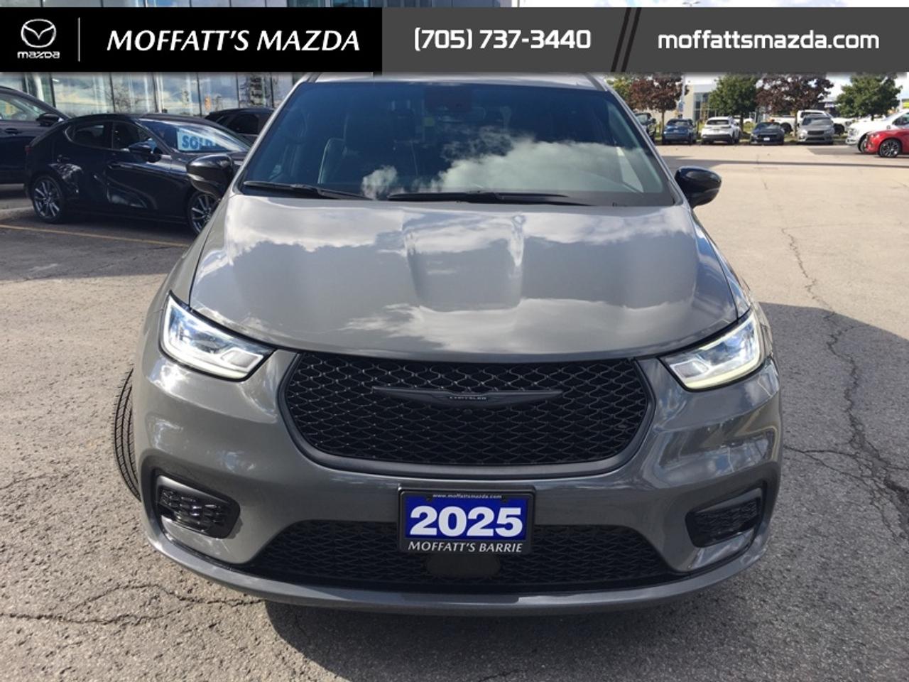 2025 Chrysler Pacifica Limited Photo