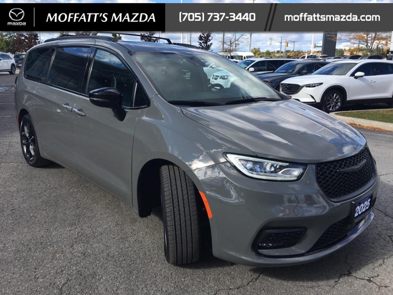 2025 Chrysler Pacifica Limited Photo
