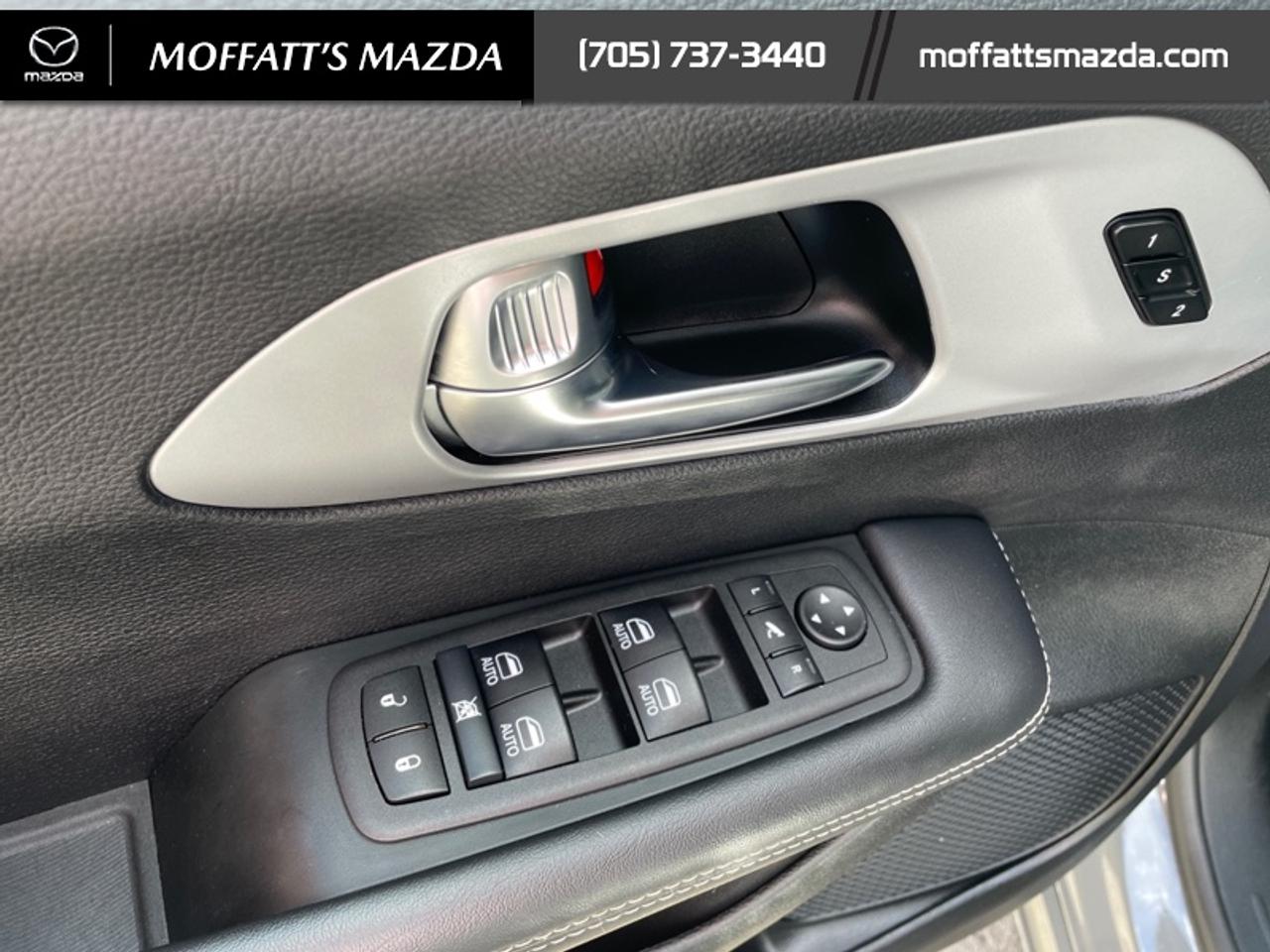 2025 Chrysler Pacifica Limited Photo