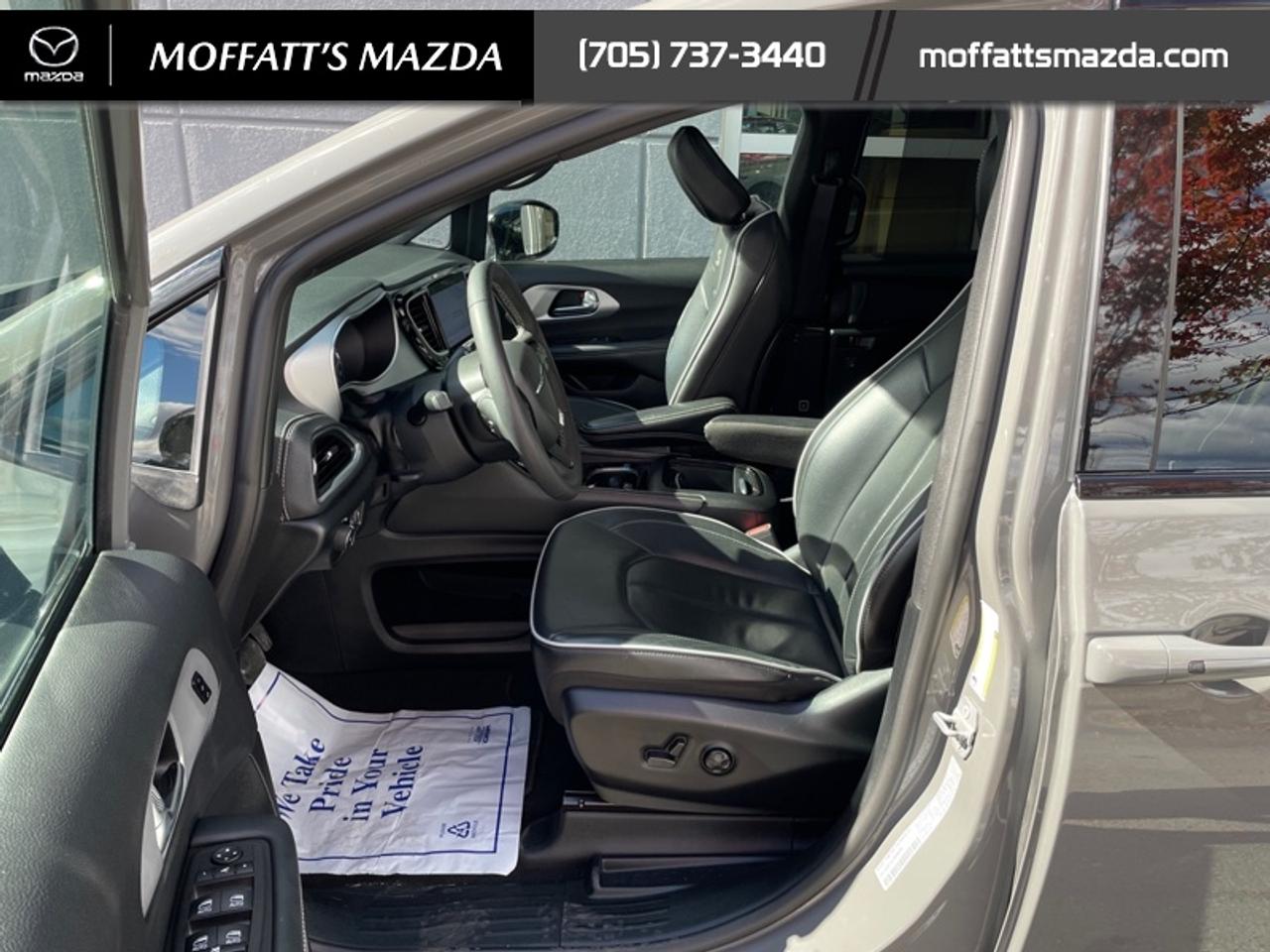 2025 Chrysler Pacifica Limited Photo