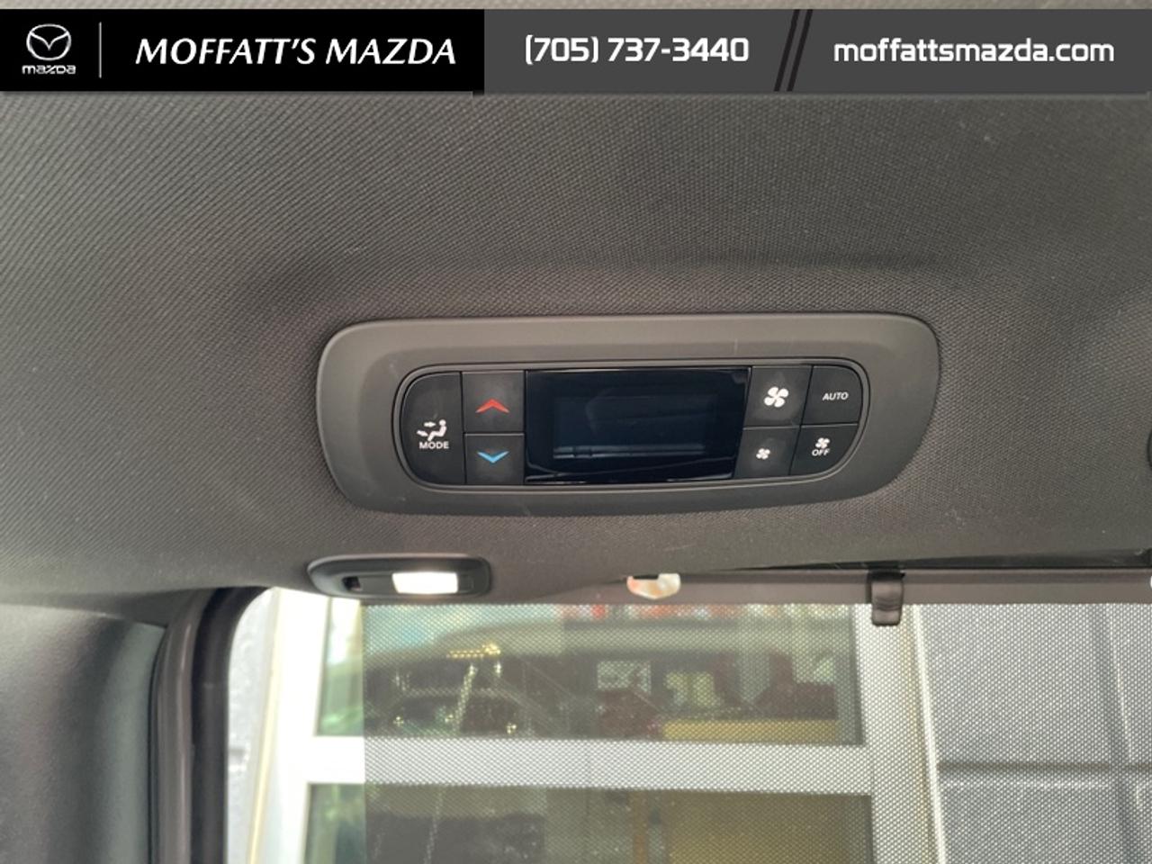 2025 Chrysler Pacifica Limited Photo