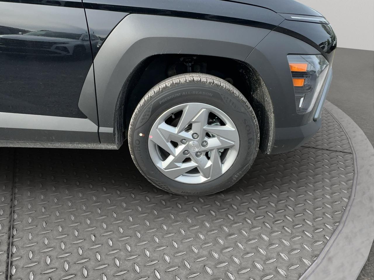 2027 Hyundai KONA Essential Photo5