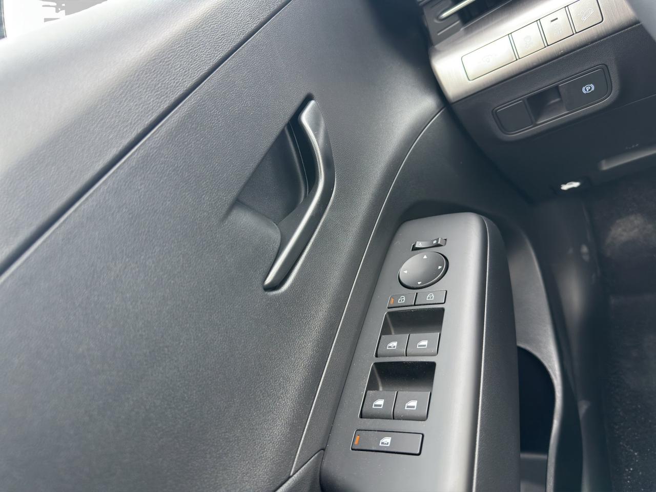 2027 Hyundai KONA Essential Photo