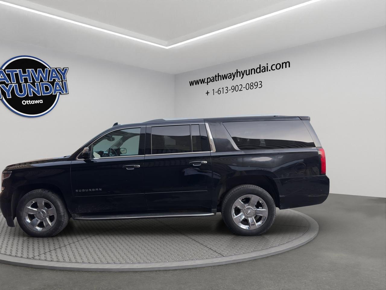 2017 Chevrolet Suburban Premier | Front Collison Warning | Adaptive Cruise Control | Lane Keep Assist | Blind Spot Monitor | Photo