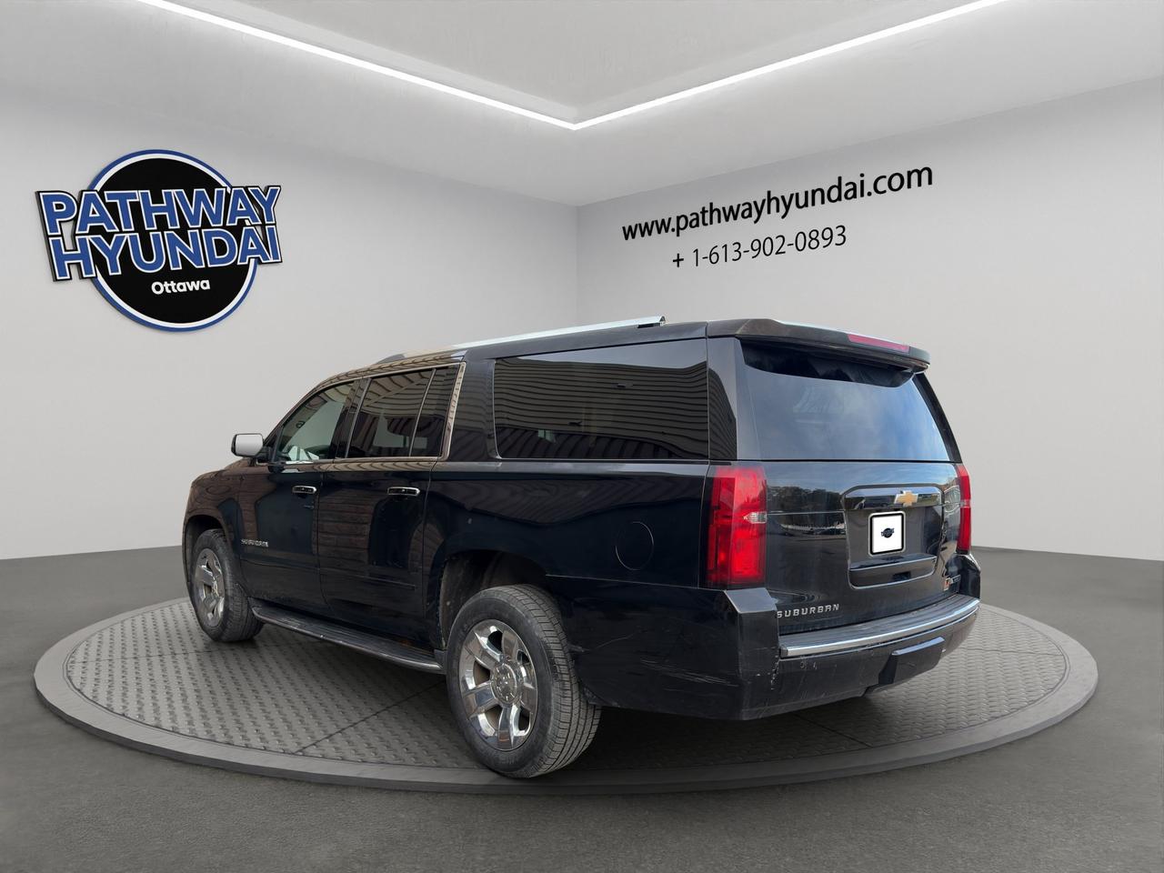 2017 Chevrolet Suburban Premier | Front Collison Warning | Adaptive Cruise Control | Lane Keep Assist | Blind Spot Monitor | Photo