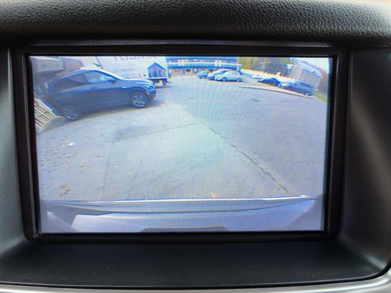 2017 Chevrolet Suburban Premier | Front Collison Warning | Adaptive Cruise Control | Lane Keep Assist | Blind Spot Monitor | Photo