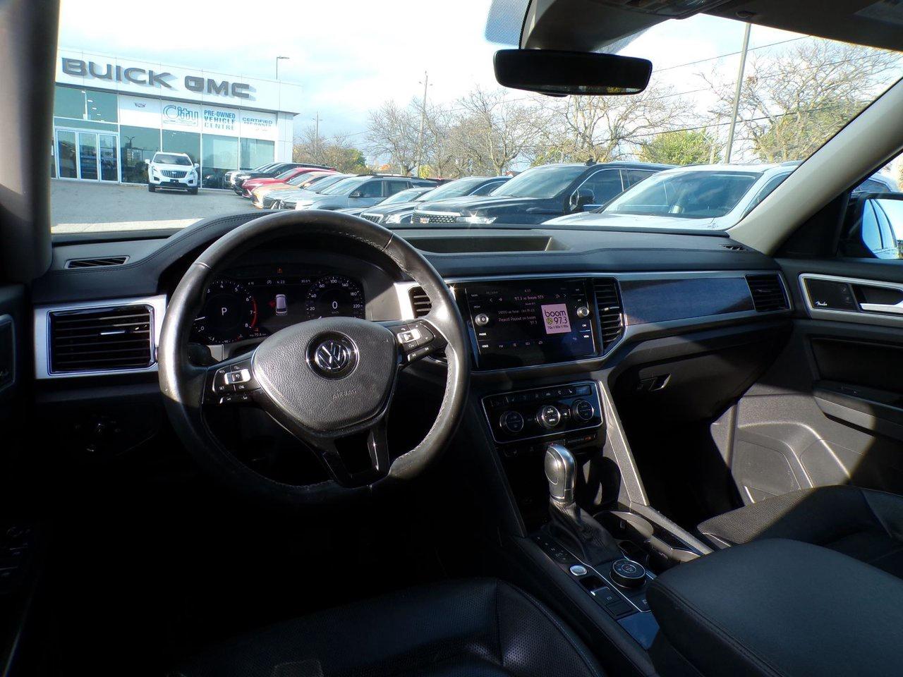 2018 Volkswagen Atlas Execline 3.6L 8sp at w/Tip 4MOTION Photo