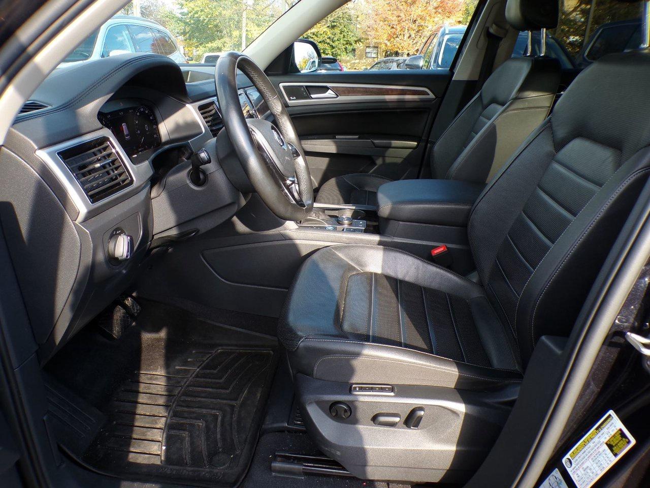 2018 Volkswagen Atlas Execline 3.6L 8sp at w/Tip 4MOTION Photo
