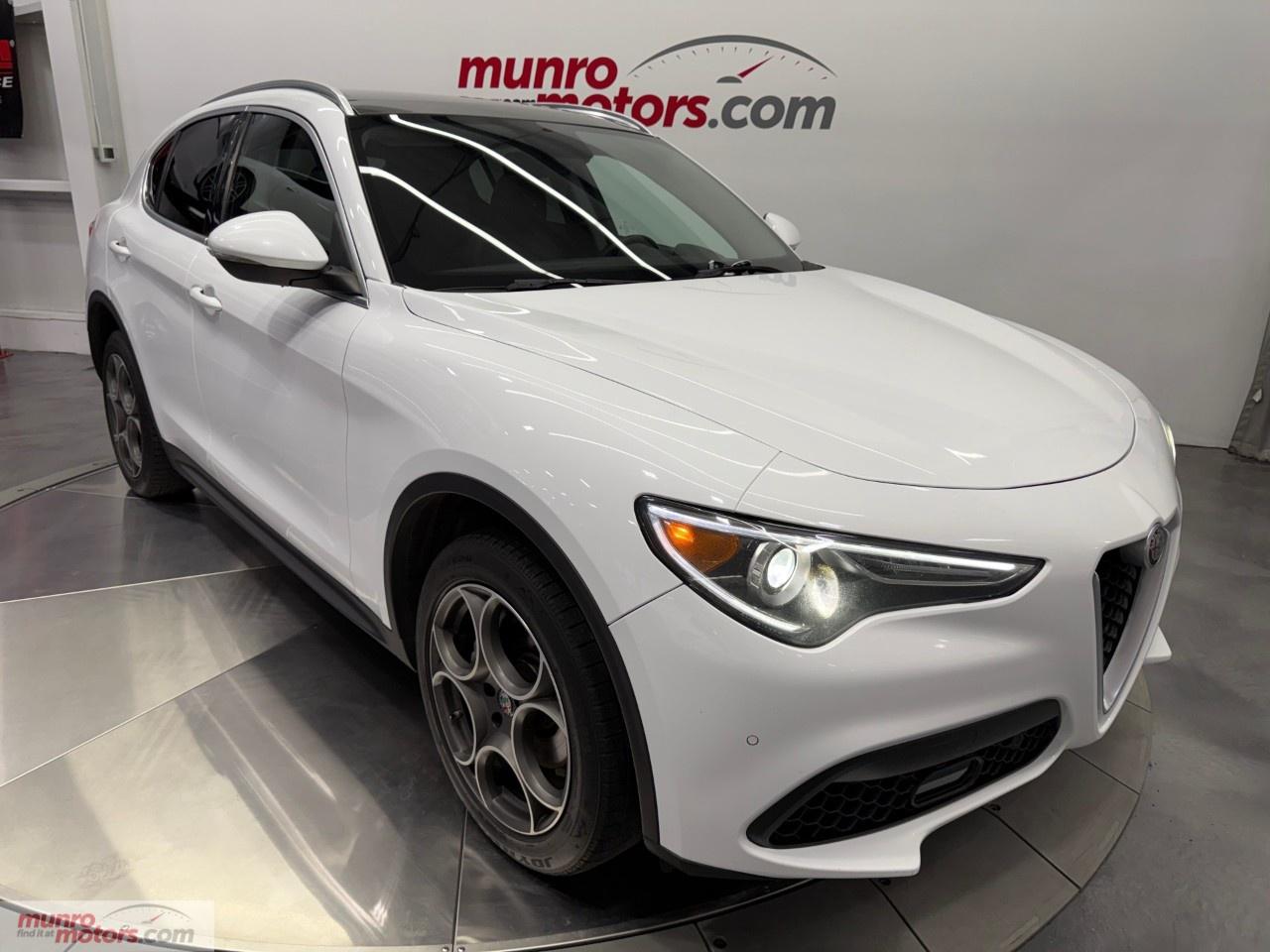 2018 Alfa Romeo Stelvio TI AWD Photo0