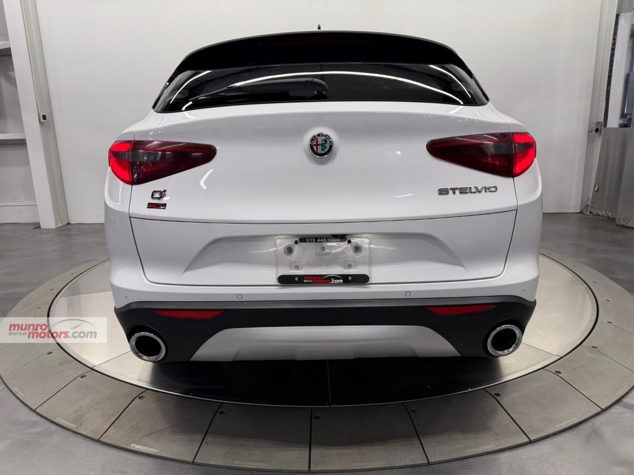 2018 Alfa Romeo Stelvio TI AWD Photo