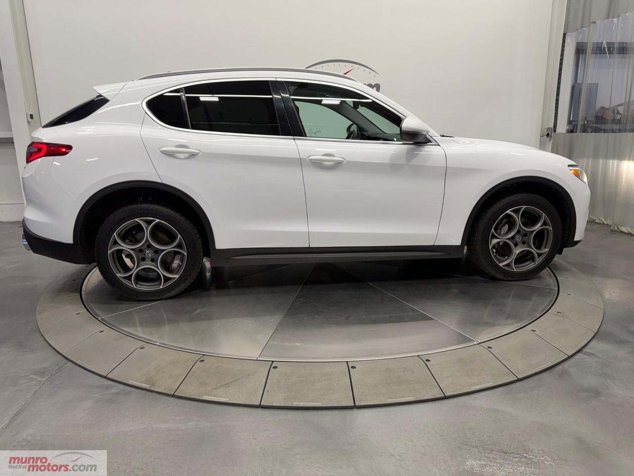 2018 Alfa Romeo Stelvio TI AWD Photo