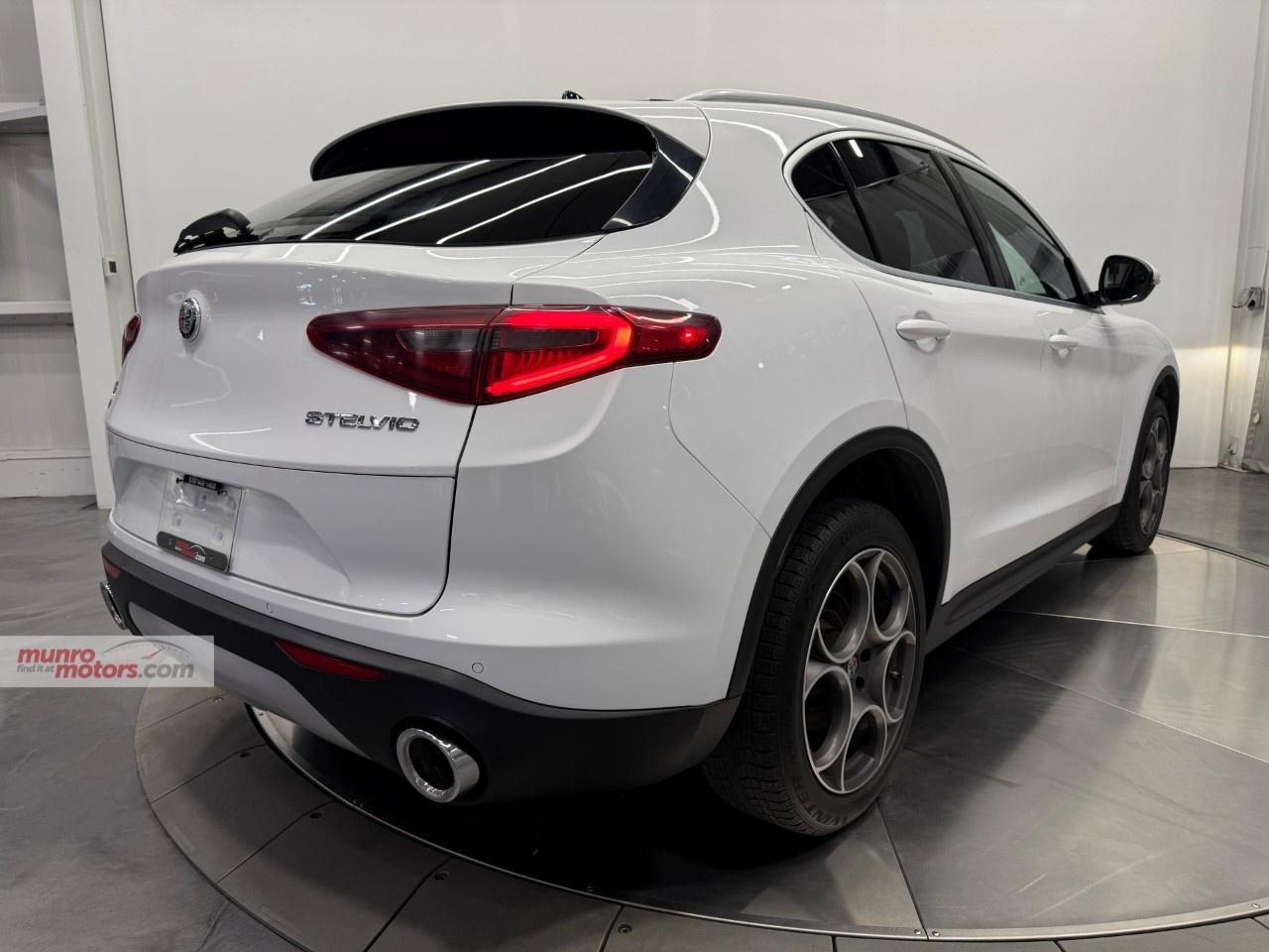2018 Alfa Romeo Stelvio TI AWD Photo