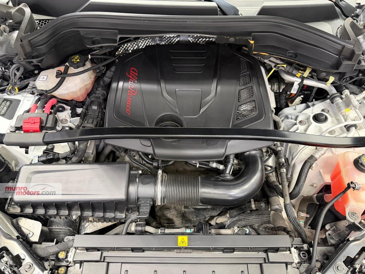 2018 Alfa Romeo Stelvio TI AWD Photo