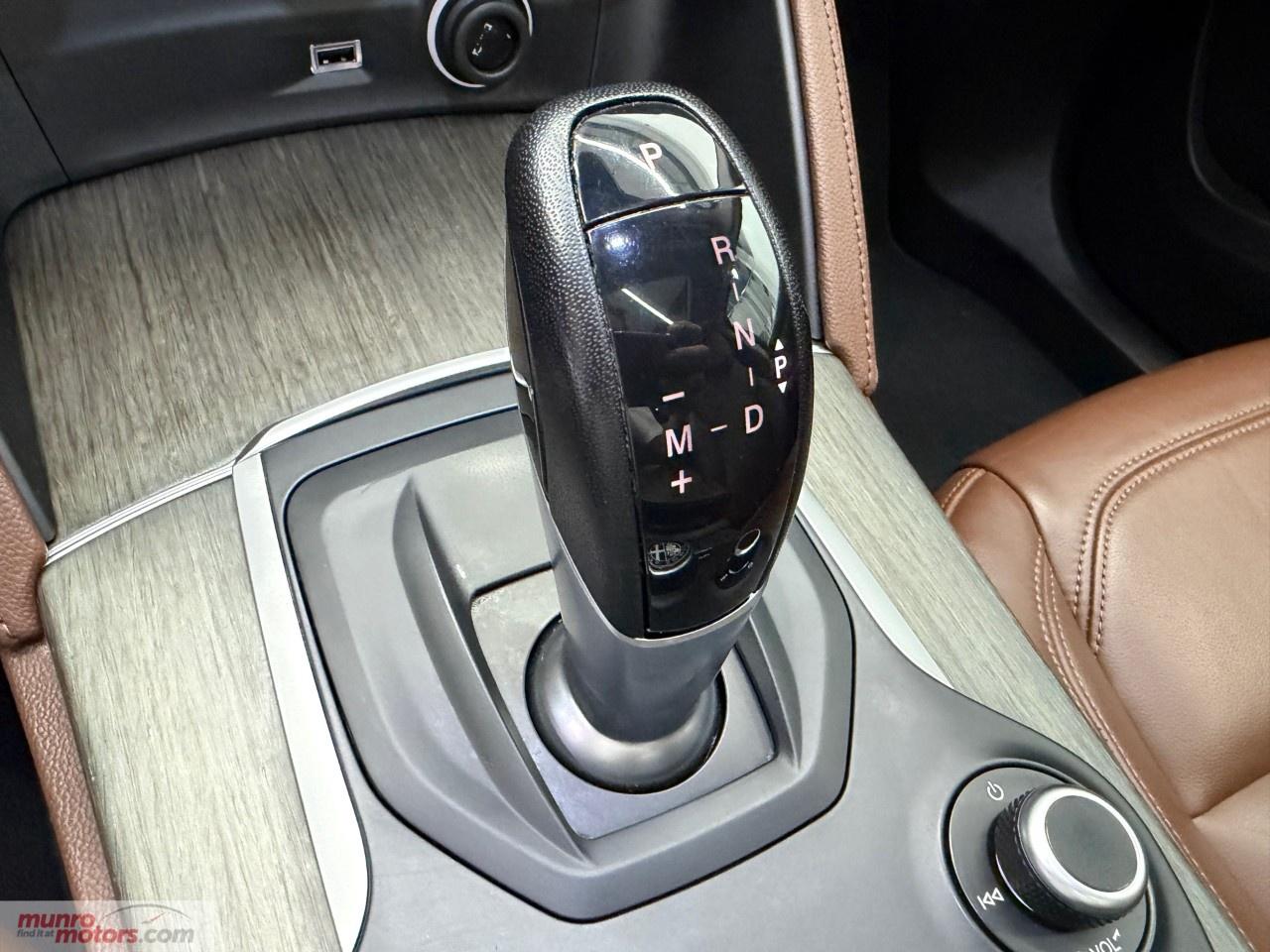 2018 Alfa Romeo Stelvio TI AWD Photo