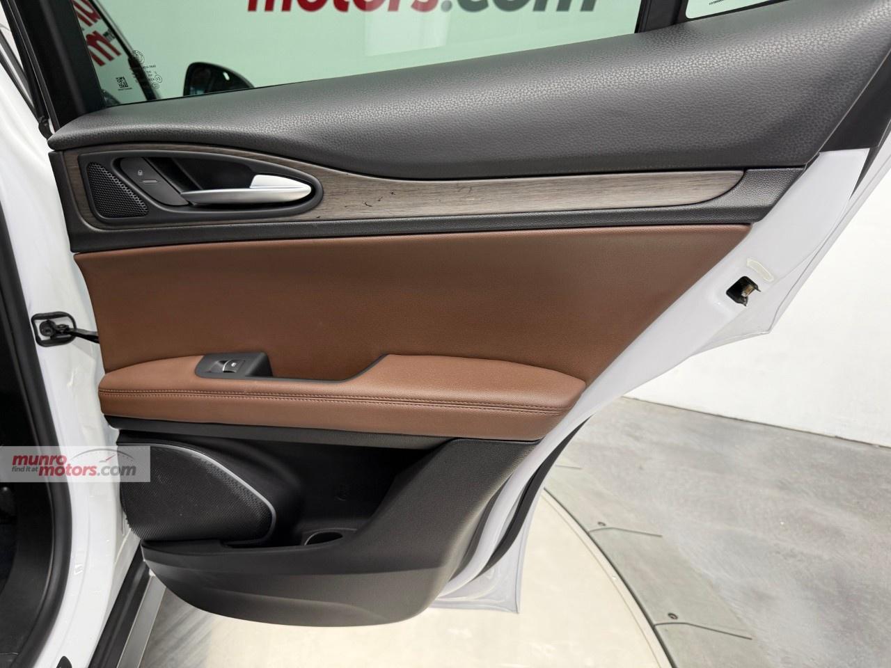 2018 Alfa Romeo Stelvio TI AWD Photo