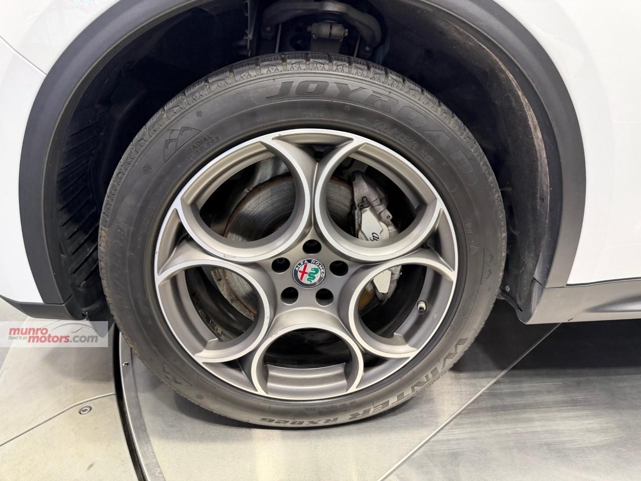 2018 Alfa Romeo Stelvio TI AWD Photo