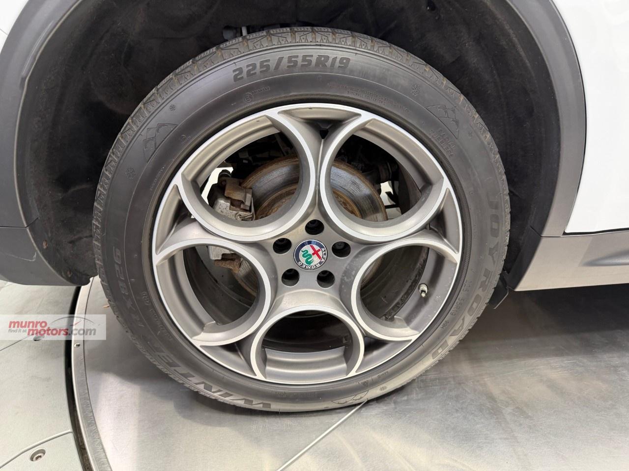 2018 Alfa Romeo Stelvio TI AWD Photo