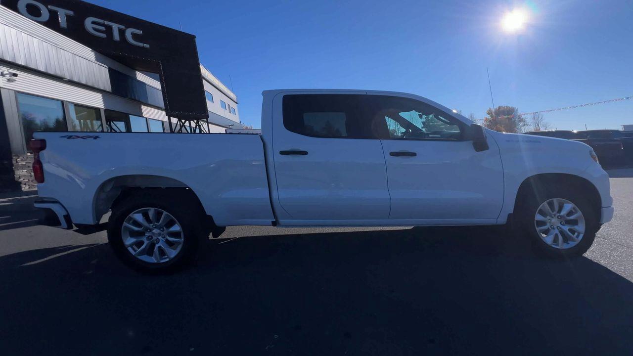 2022 Chevrolet Silverado 1500 Custom 4X4, SIRIUS XM, CRUISE CONTROL, BACK UP CAM!! Photo