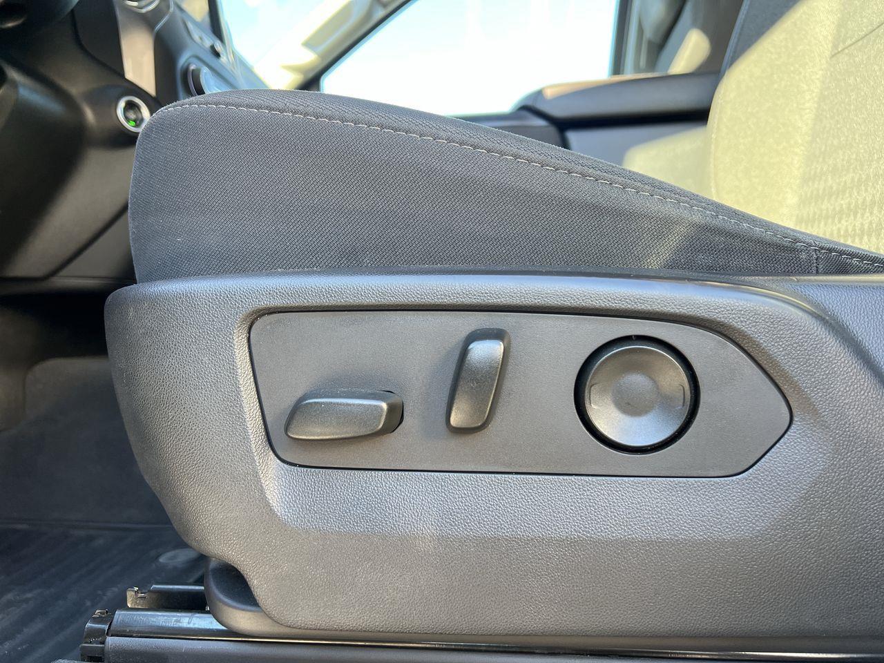2022 Chevrolet Silverado 1500 Custom 4X4, SIRIUS XM, CRUISE CONTROL, BACK UP CAM!! Photo