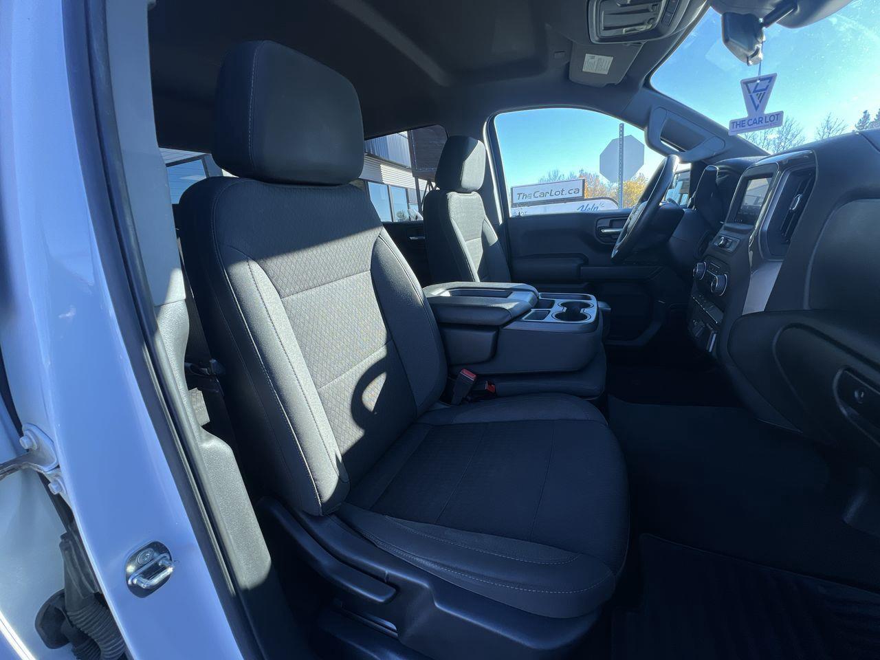 2022 Chevrolet Silverado 1500 Custom 4X4, SIRIUS XM, CRUISE CONTROL, BACK UP CAM!! Photo