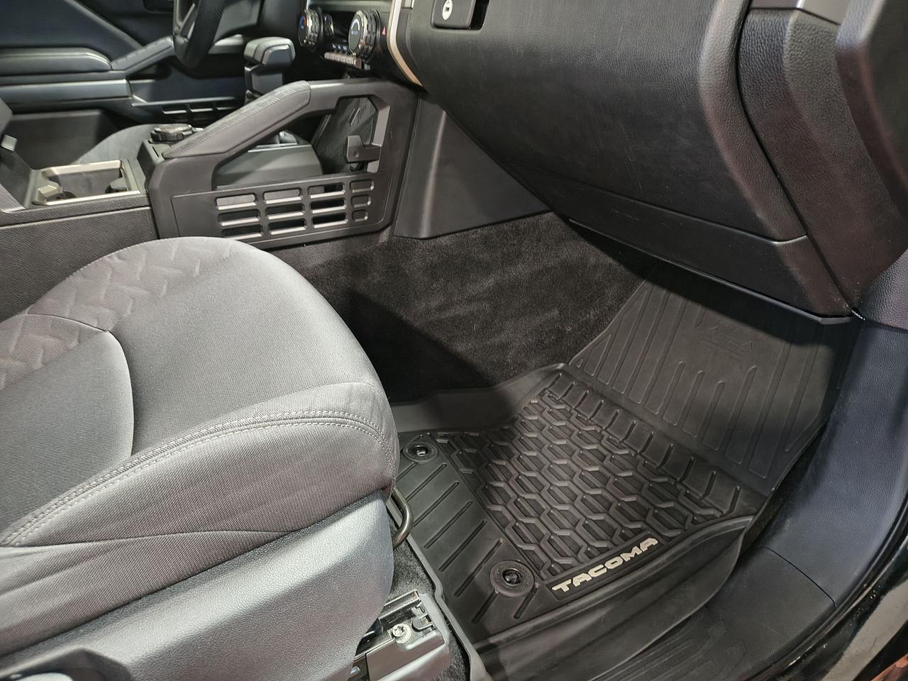 2024 Toyota Tacoma SR5 Photo0