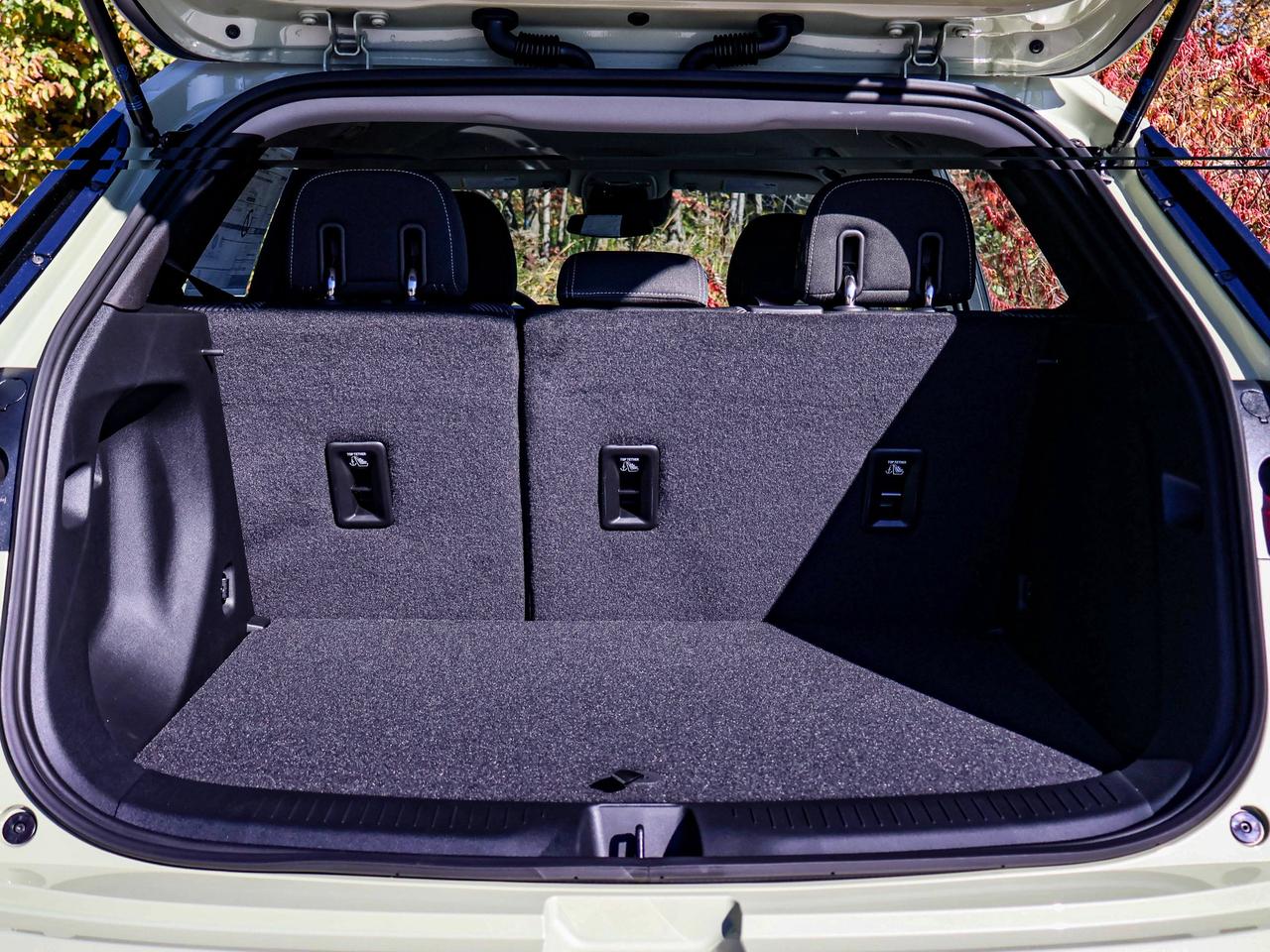 2027 Chevrolet Bolt LT Photo